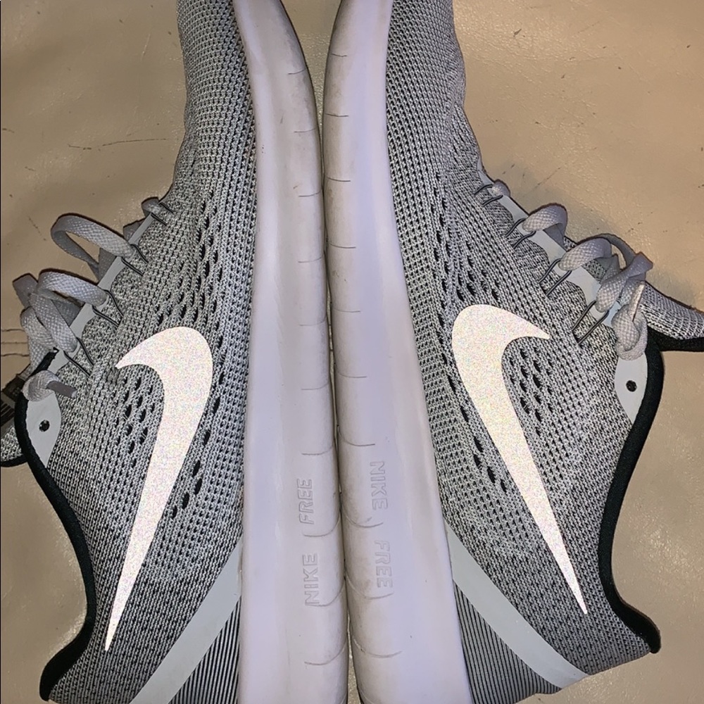 Nike free run size 10 w reflective swoosh